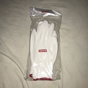 Supreme gloves